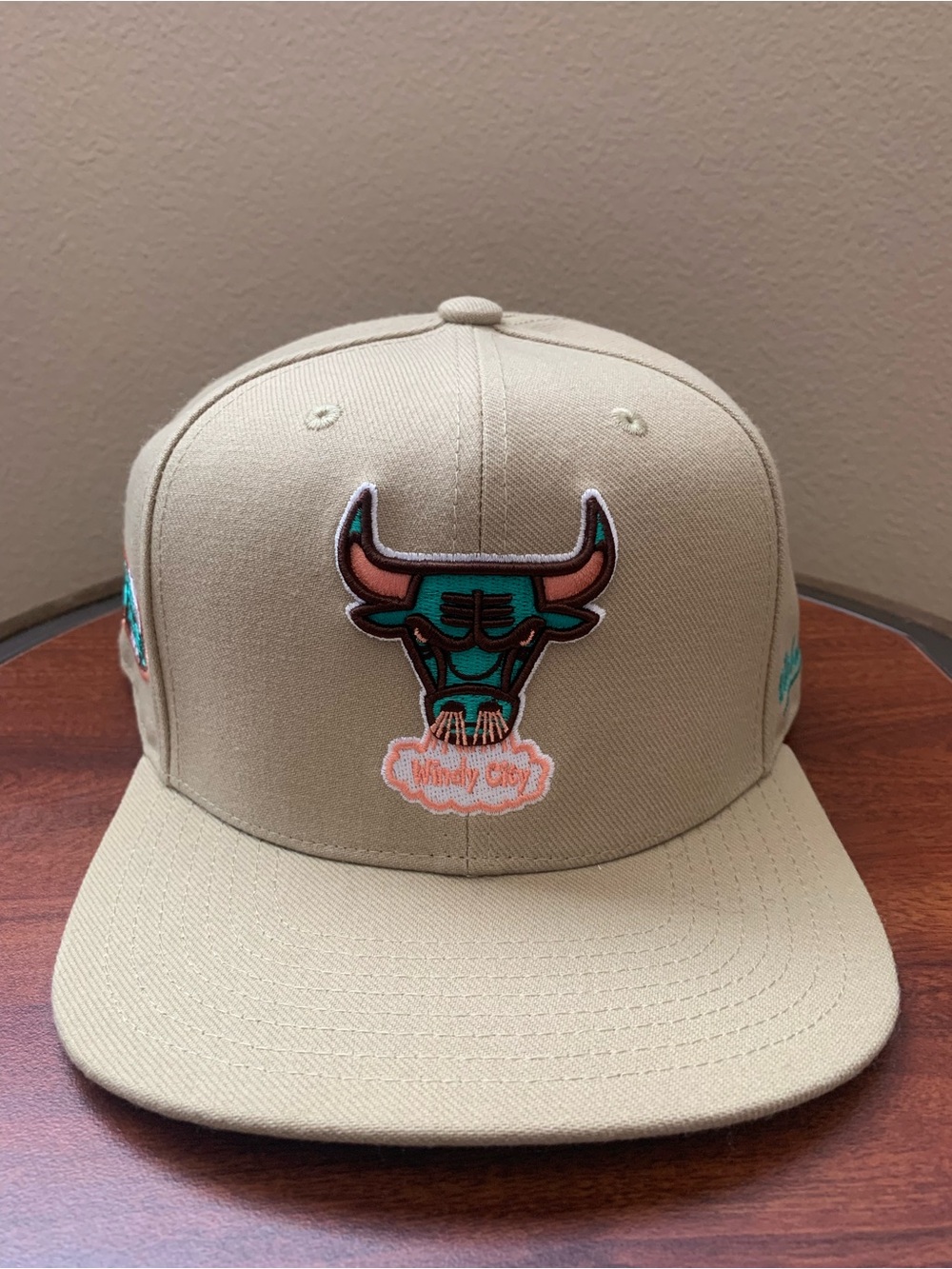 M&N Chicago Bulls 1996 NBA Finals Tan Brown Fitted Hat 7 3/4. Good Condition.
